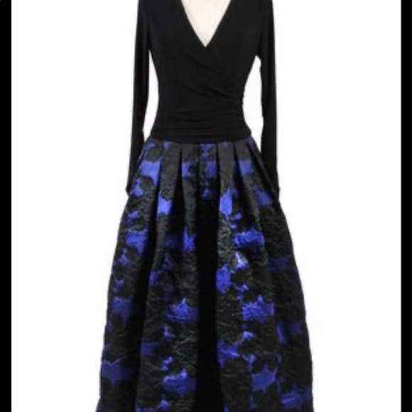 NWT Betsy & Adams Gorgeous Blue Black Floral Gown - Picture 4 of 10